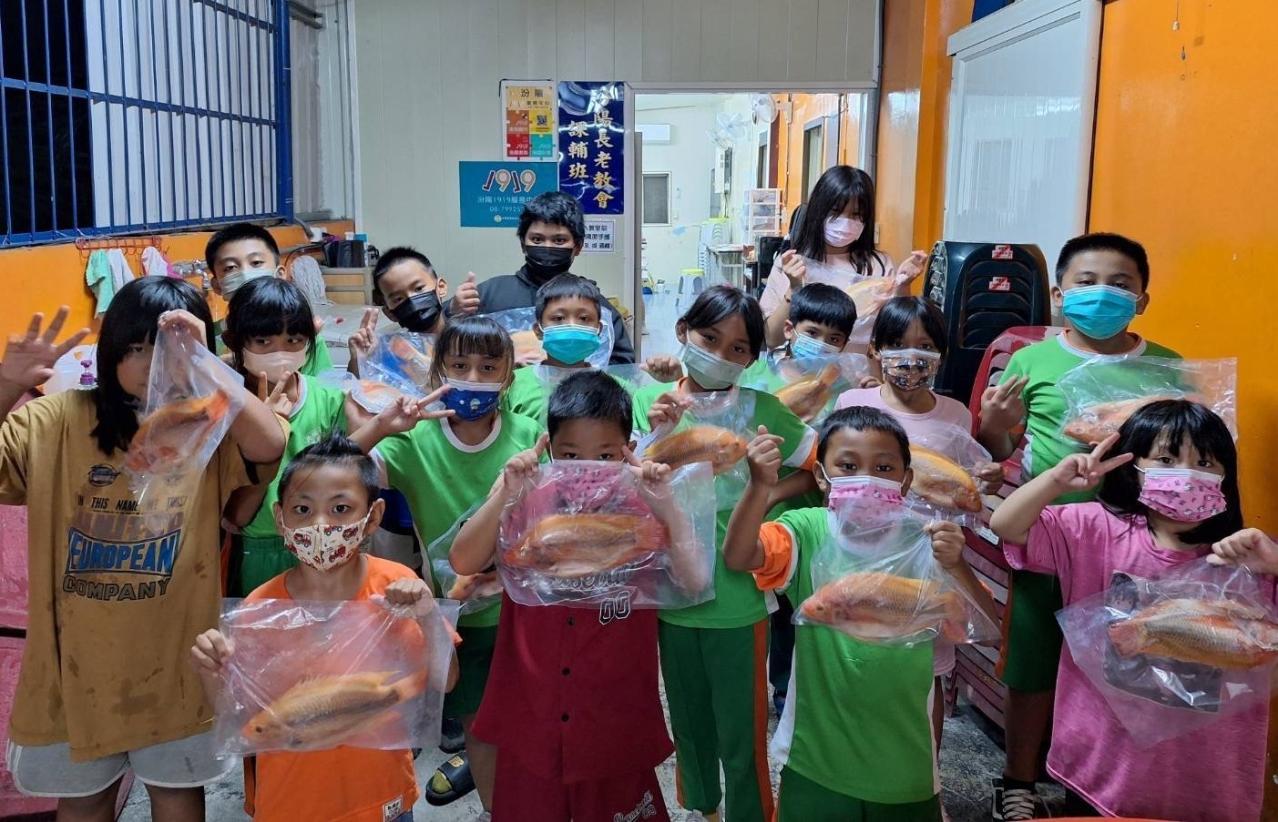1919惜食計畫的優質海鮮 是汾陽陪讀班孩子平常吃不到的高級食材