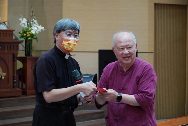 安一下即可觀看放大圖示 Highslide JS