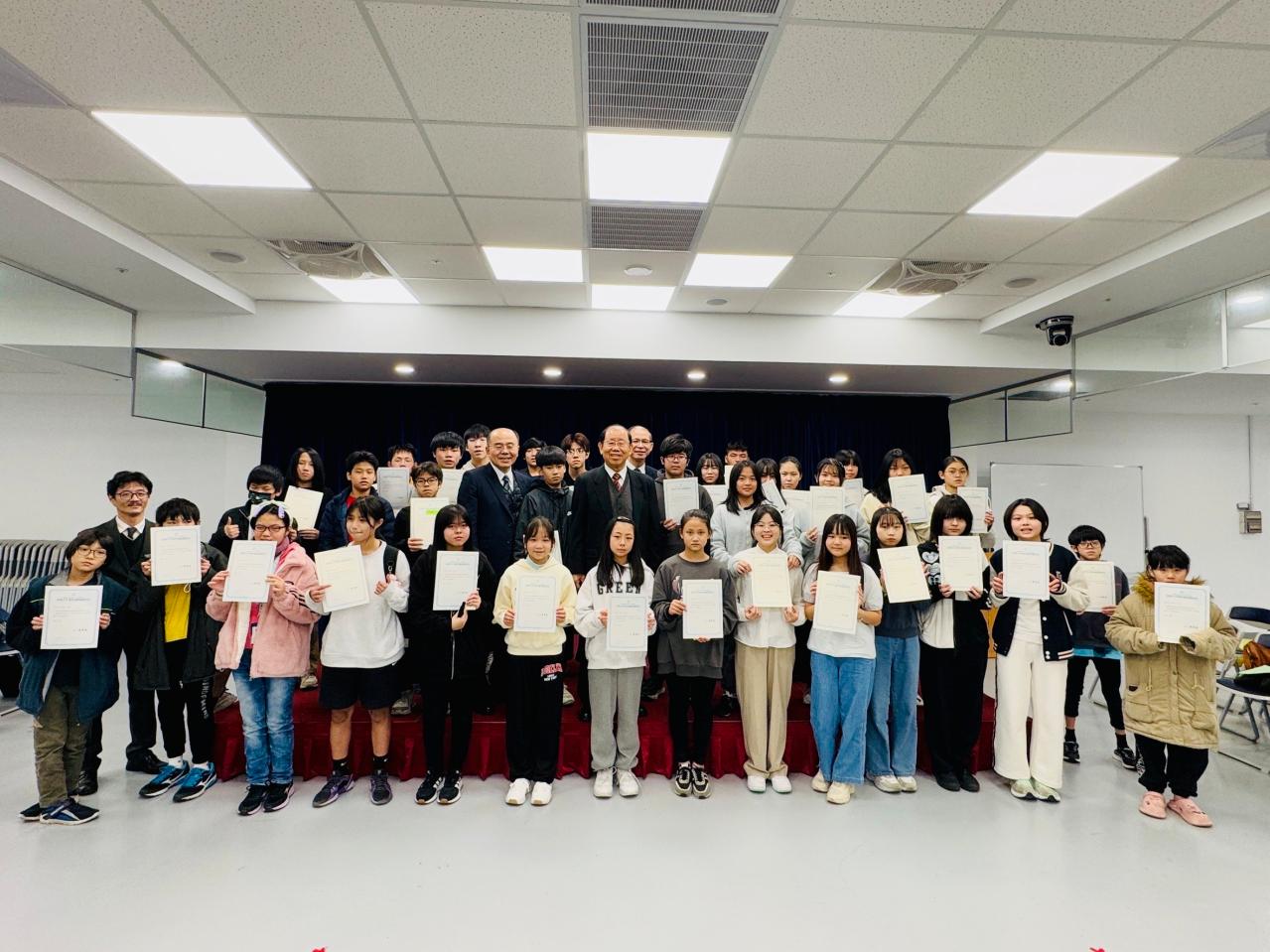 安一下即可觀看放大圖示 Highslide JS